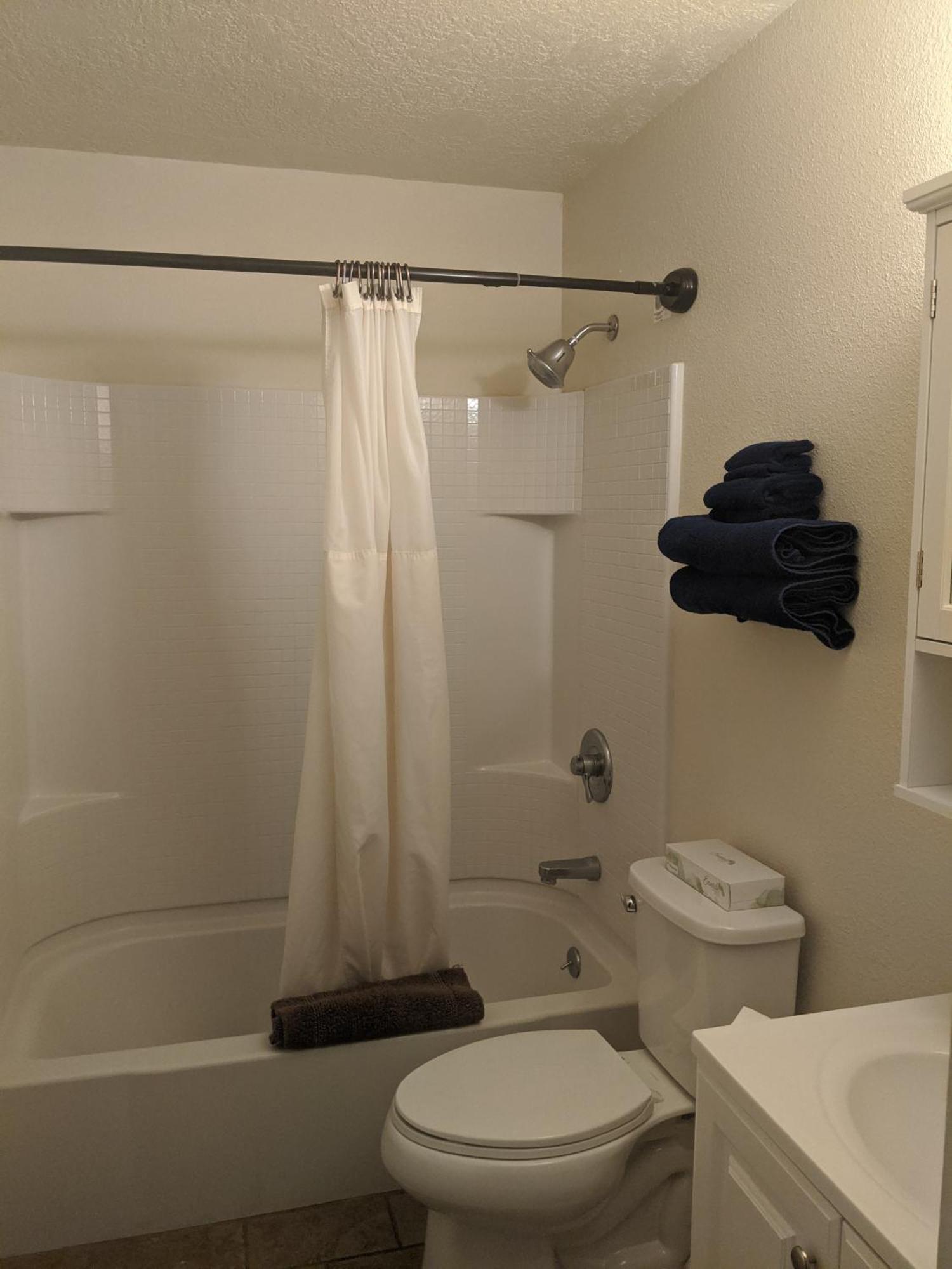 Little Daisy Motel Cottonwood Room photo